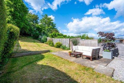2 bedroom terraced house to rent, Westway, Guildford GU2
