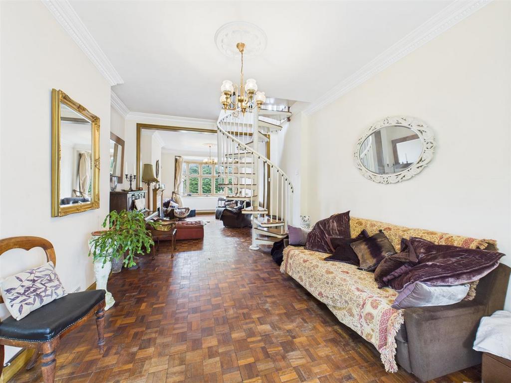 CAM05080 G0-PR0117-STILL015.jpg