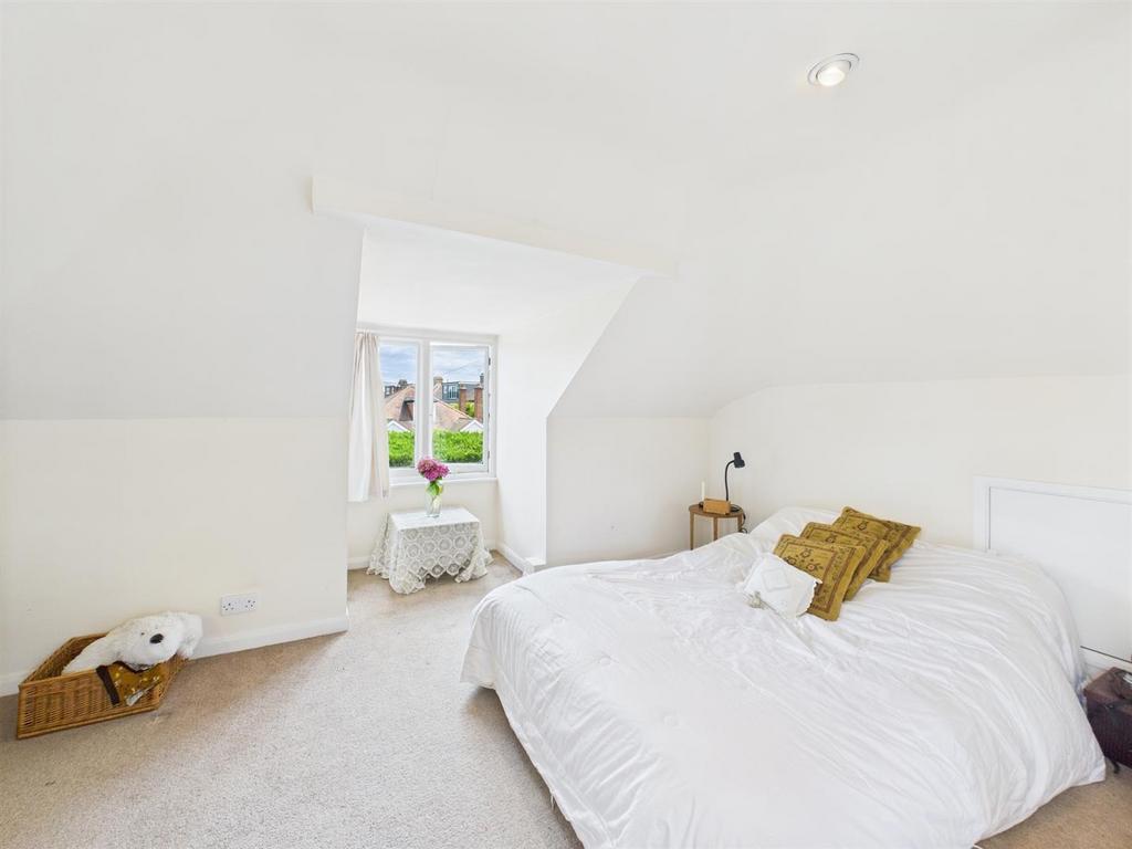 CAM05080 G0-PR0117-STILL002.jpg