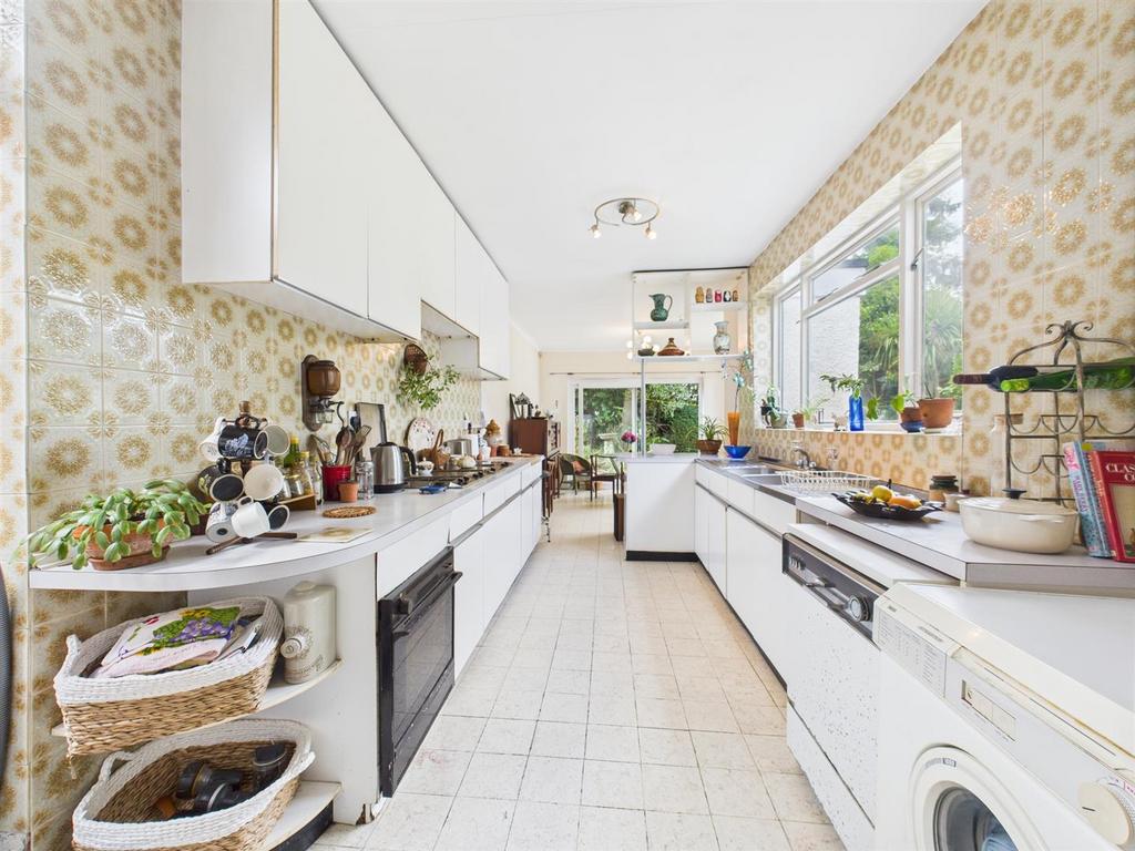 CAM05080 G0-PR0117-STILL033.jpg