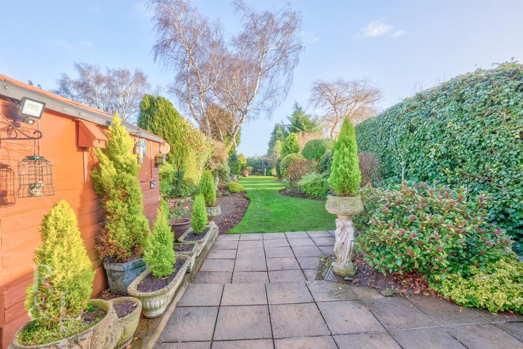 191 Acresford (3).jpg