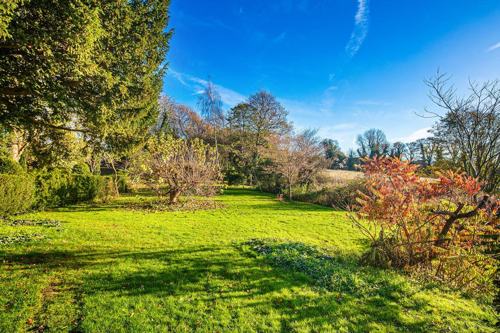 Paddock Garden