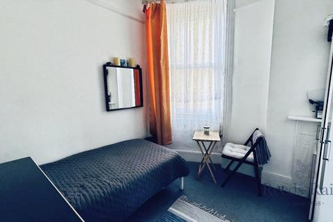 4 bedroom apartment for sale, New Cross Road, London SE14