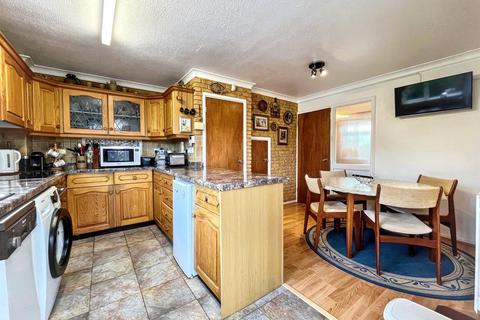 4 bedroom detached house for sale, Ruskin Avenue, Rogerstone, Newport