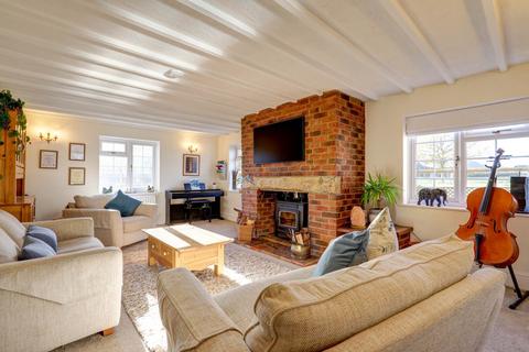 4 bedroom end of terrace house for sale, The Gardens, Shroton