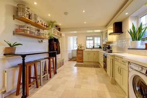 4 bedroom end of terrace house for sale, The Gardens, Shroton