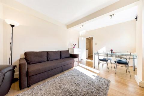 2 bedroom flat to rent, Sloane Avenue, SW3