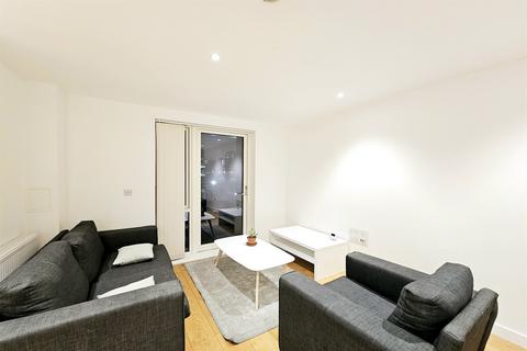 2 bedroom flat to rent, London E14