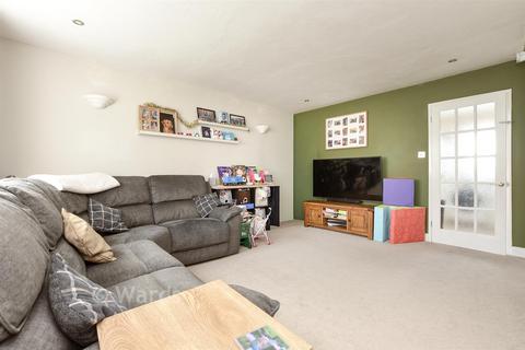 3 bedroom end of terrace house for sale, Shanklin Close, Chatham ME5