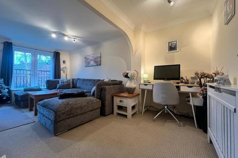 4 bedroom terraced house to rent, Willow Drive, Brough, East Riding of Yorkshire, HU15