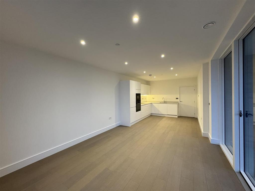 Living room pic 4.jpeg