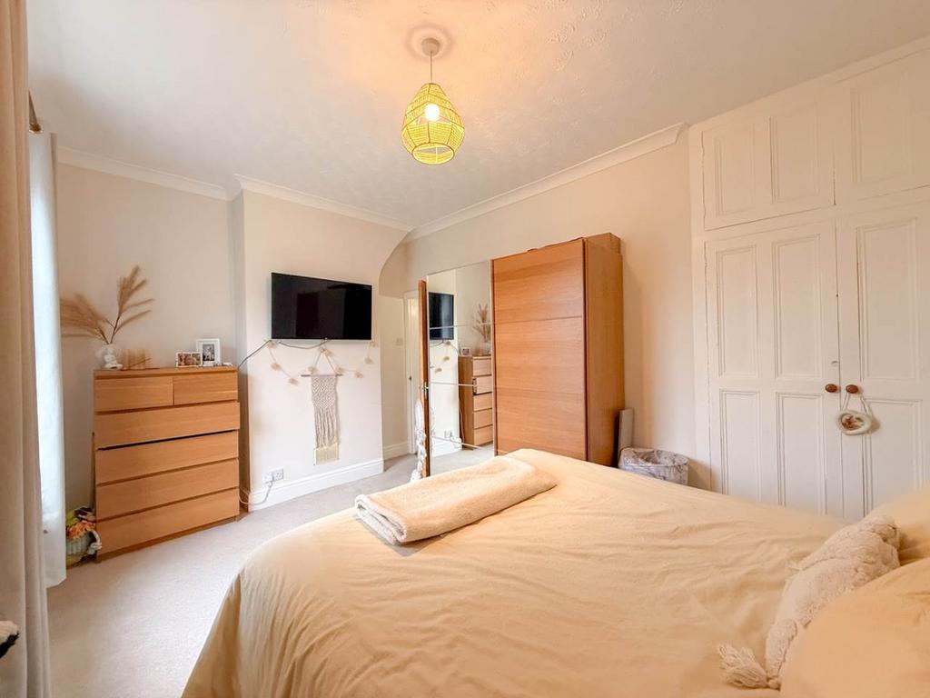 Bedroom 1 (V)