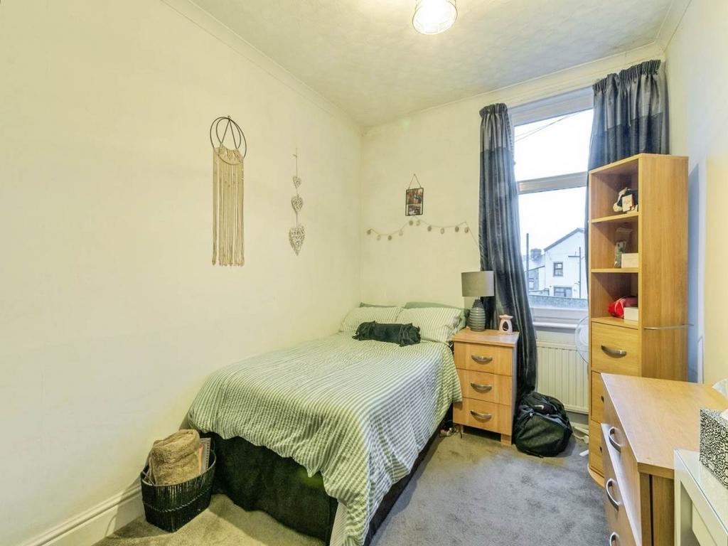 Bedroom 2 (2)