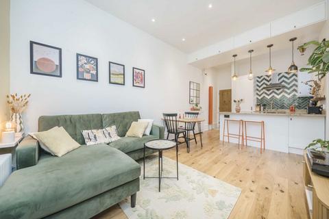 1 bedroom flat for sale, Grange Road, London W4