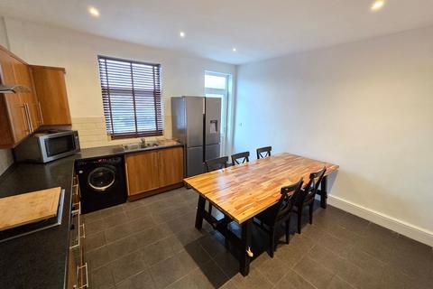 3 bedroom end of terrace house for sale, Pogmoor Road, Barnsley, S75