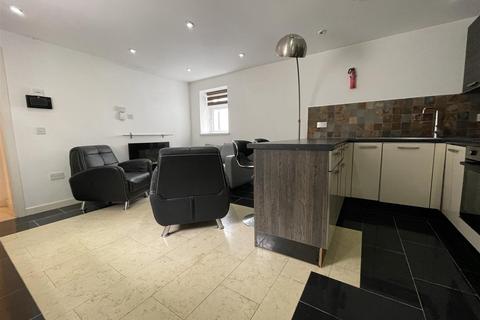 2 bedroom apartment to rent, The Parade, Roath, Cardiff