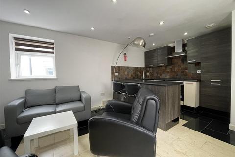 2 bedroom apartment to rent, The Parade, Roath, Cardiff