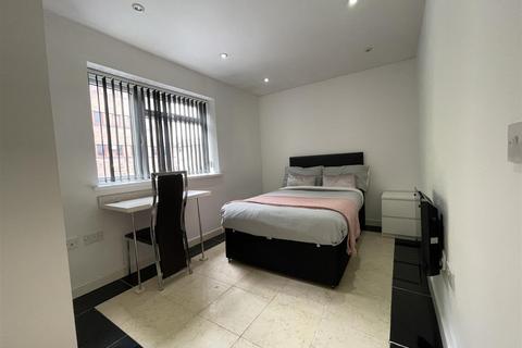2 bedroom apartment to rent, The Parade, Roath, Cardiff