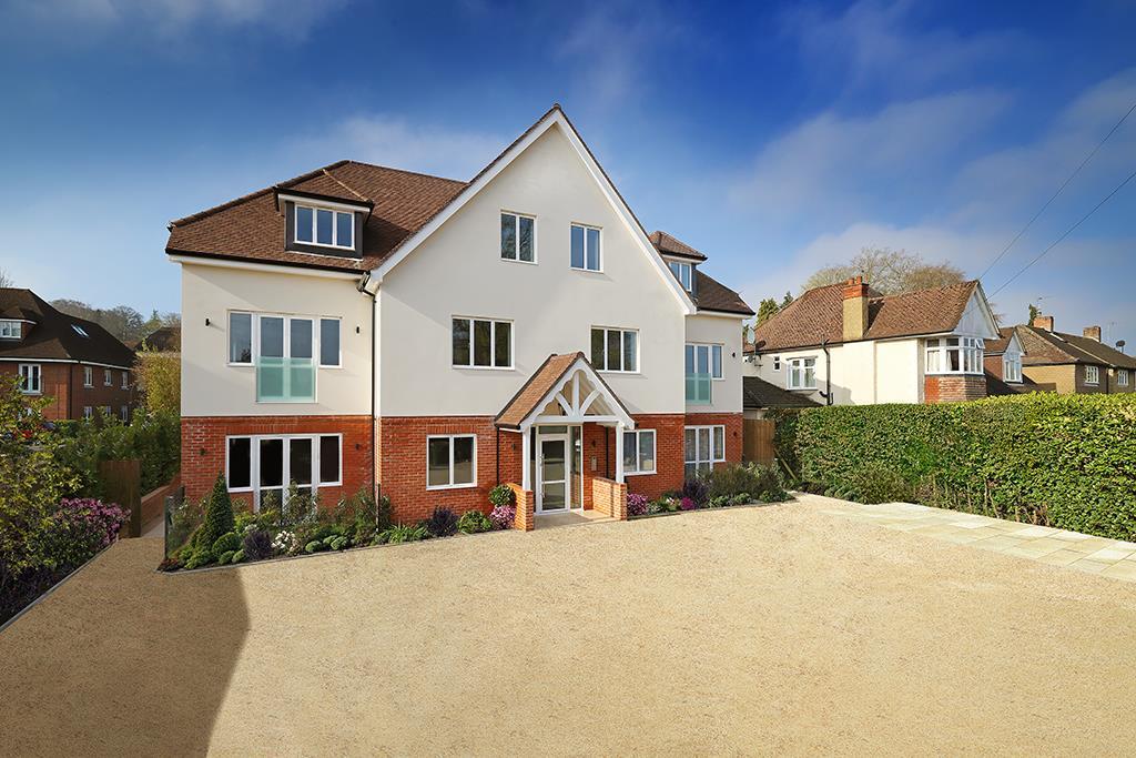 1-Cobham Rd-Apts-Ext+Communal Areas-7406-.j