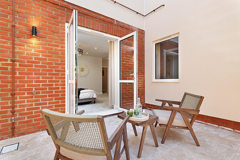 1-Cobham Rd-Show Apt-3-7540.jpg
