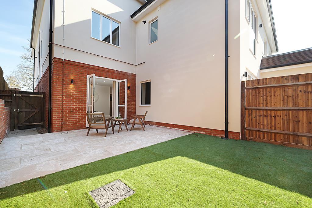 1-Cobham Rd-Show Apt-3-7533.jpg