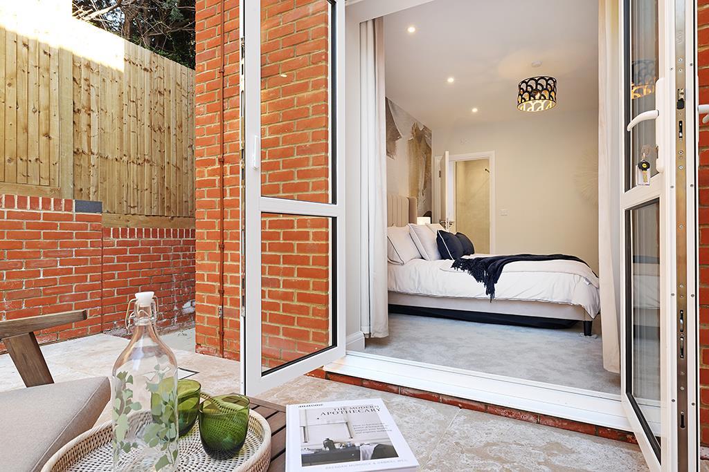 1-Cobham Rd-Show Apt-3-7552.jpg