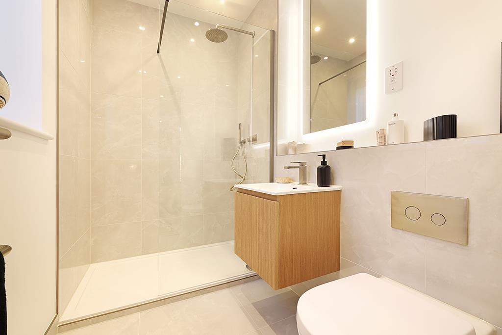 1-Cobham Rd-Show Apt-3-7573.jpg