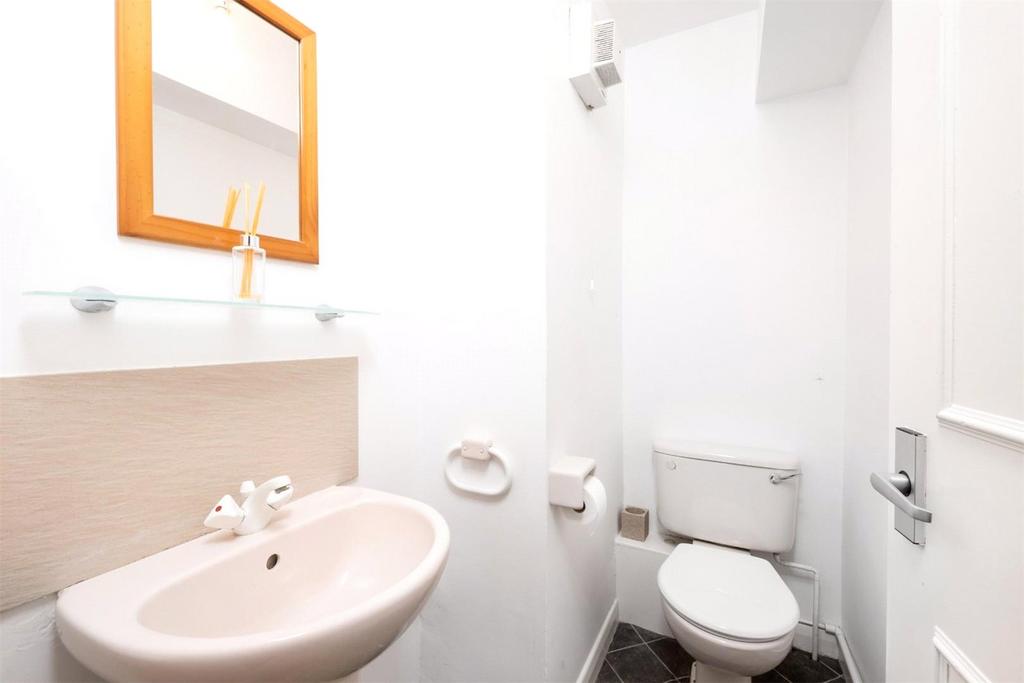 Flat 8 Camden Court,