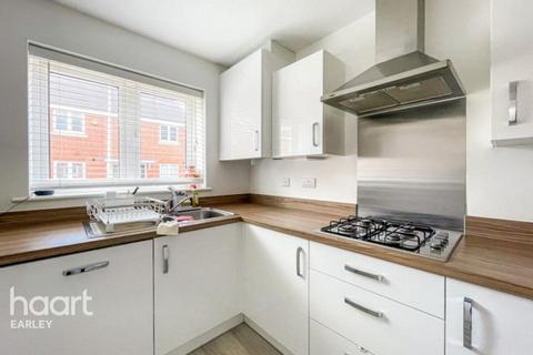 undefined, Honey Bee Street, Reading