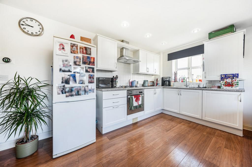 1384669-9-693d61c...