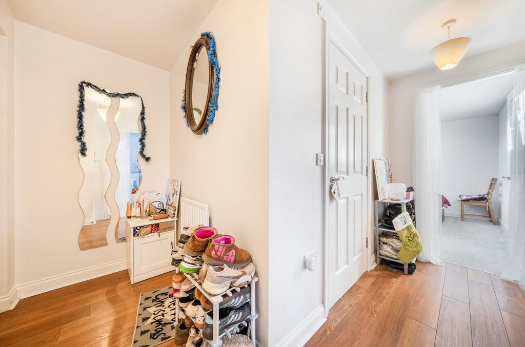 1384669-2-693d610...