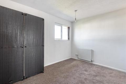 undefined, null,  Aylesbury,  HP20