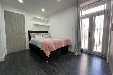 2 bedroom apartment to rent, The Walk, Cardiff