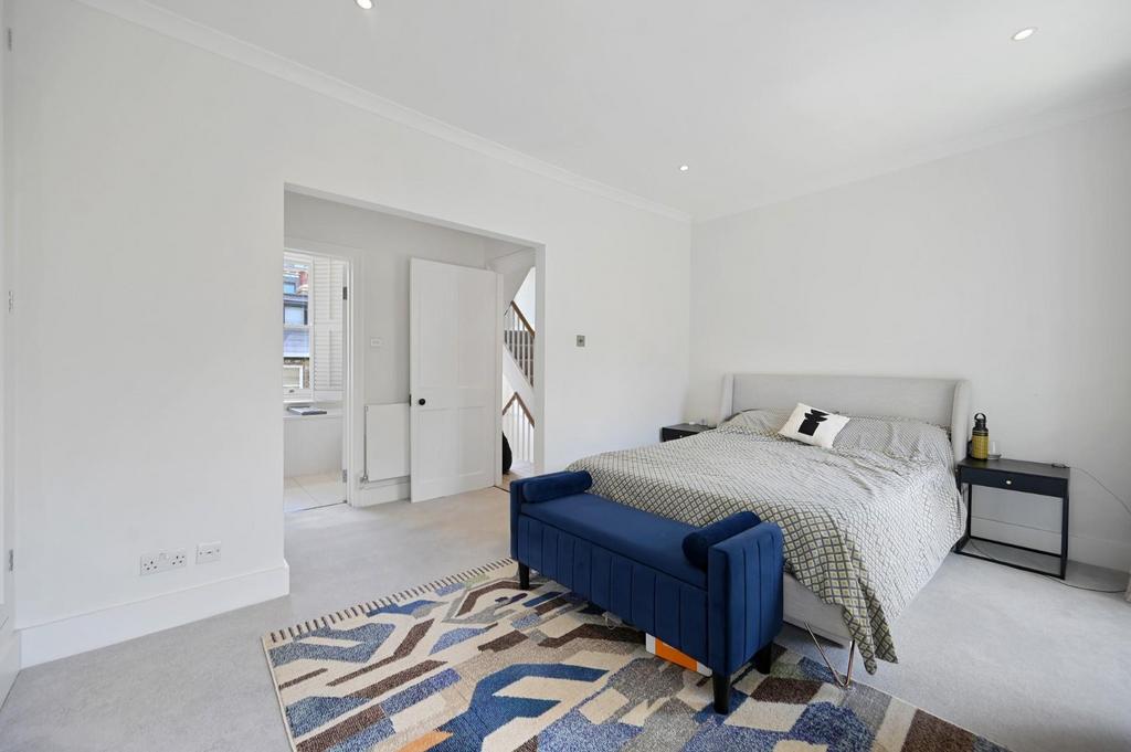 RCFBL- cambridge grove - bedroom 6 (1).jpg