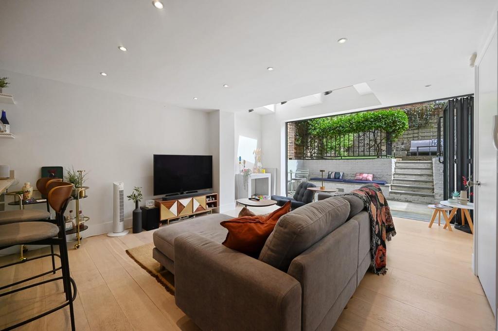 RCFBL-  cambridge grove - lounge 3 (1).jpg