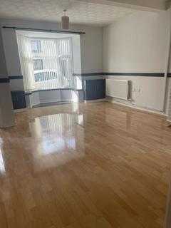 2 bedroom terraced house to rent, Gilbert Street, Holyhead LL65