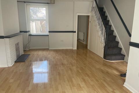2 bedroom terraced house to rent, Gilbert Street, Holyhead LL65
