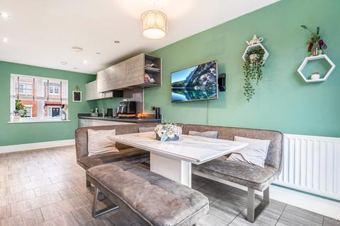 4 bedroom detached house for sale, Damstead Park Avenue, Alfreton