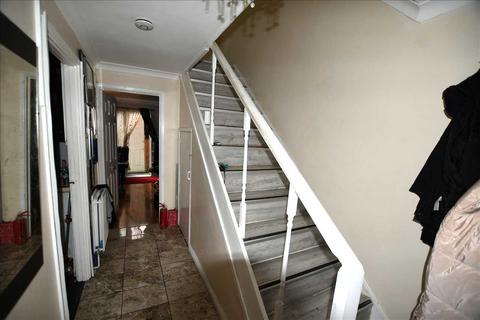 2 bedroom flat for sale, West Close, London