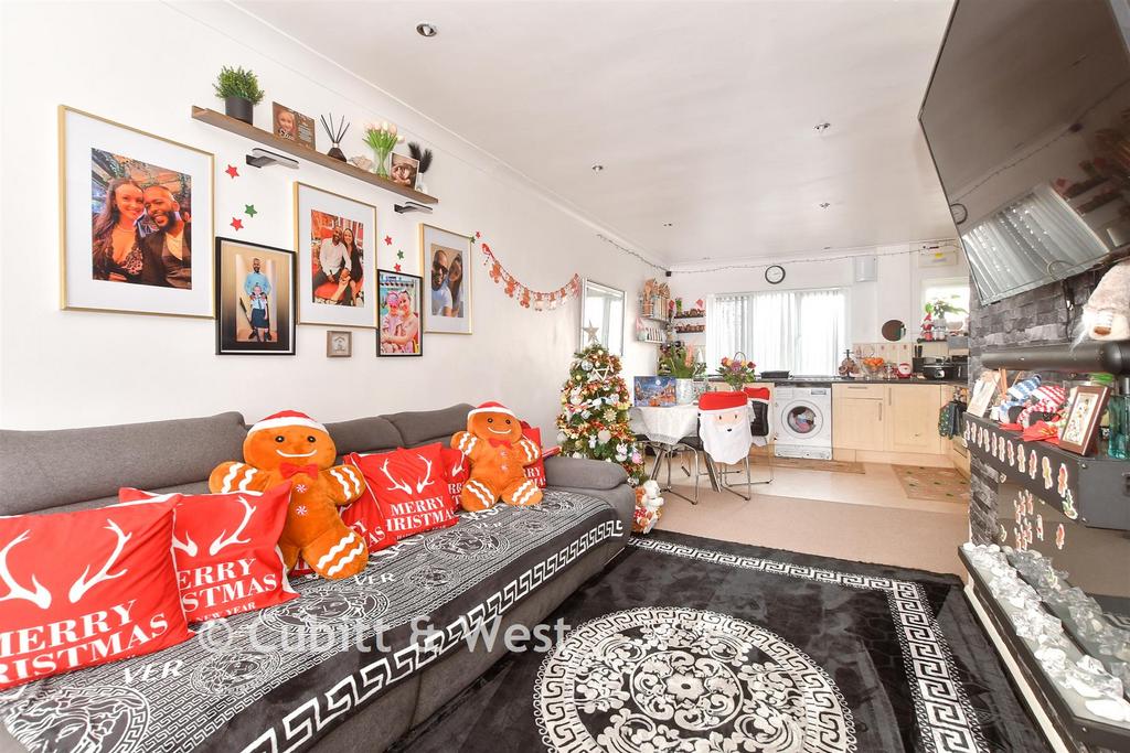 Lounge/ Kitchen/ Diner