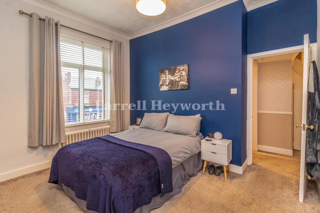 Bedroom 2 image 3