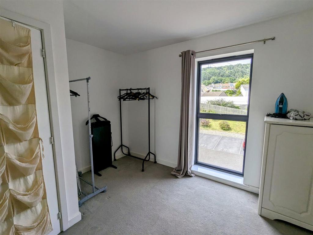 L02 Master bedrom Robes.jpg