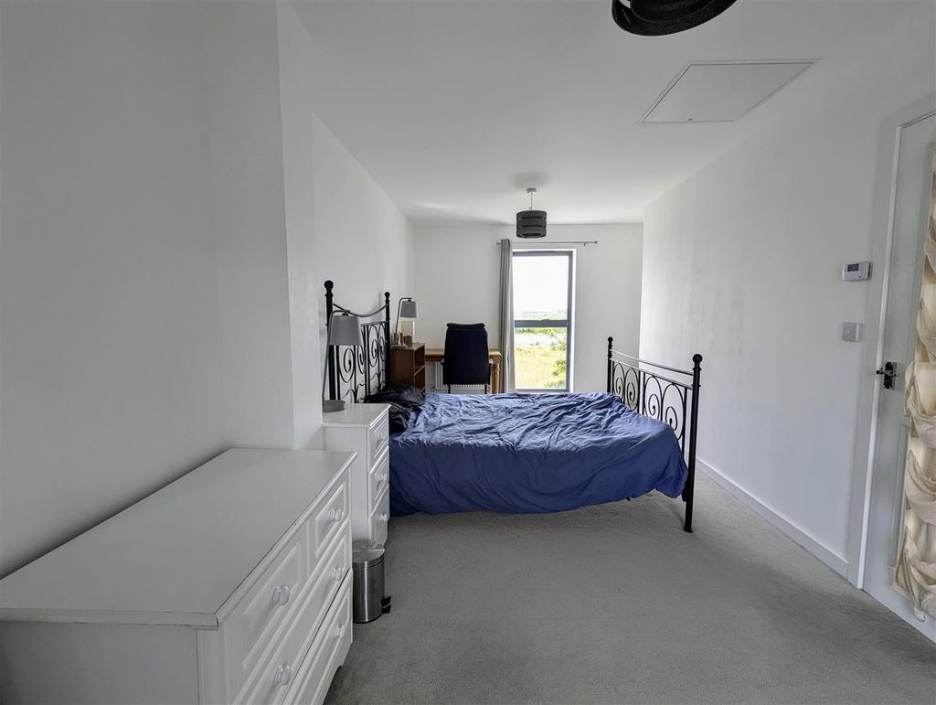L02 Master Bedroom.jpg