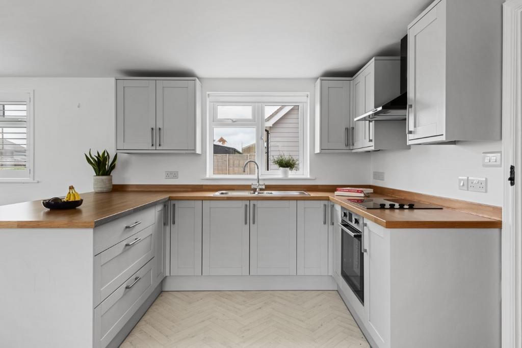 7 Medium T202509241445.jpg