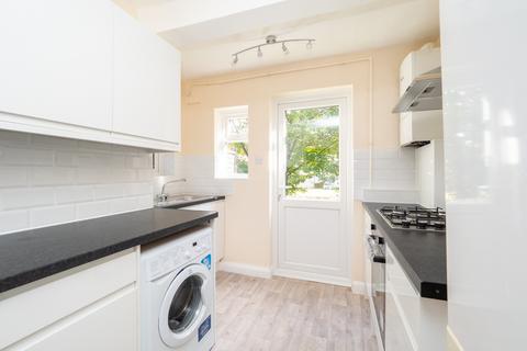 2 bedroom apartment to rent, Station Way, Surrey SM3