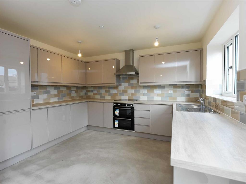 4 Bed Kitchen.jpg