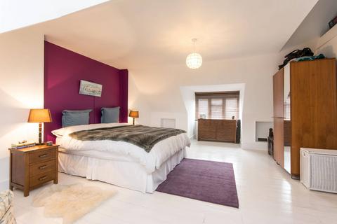undefined, Blenheim Gardens, Willesden Green, London, NW2