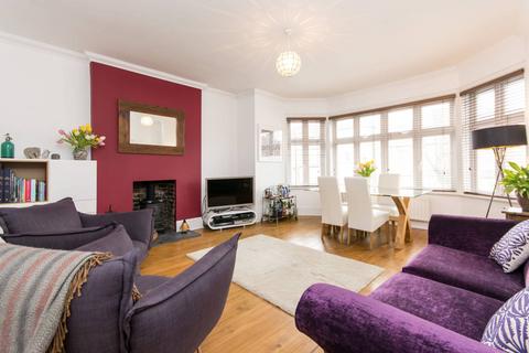 3 bedroom flat to rent, Blenheim Gardens, Willesden Green, London, NW2