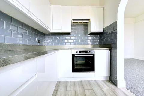 2 bedroom apartment to rent, Egerton Road, Bexhill-on-Sea, TN39