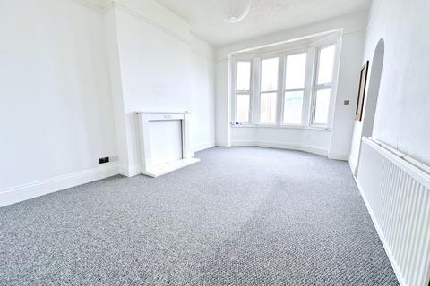 2 bedroom apartment to rent, Egerton Road, Bexhill-on-Sea, TN39